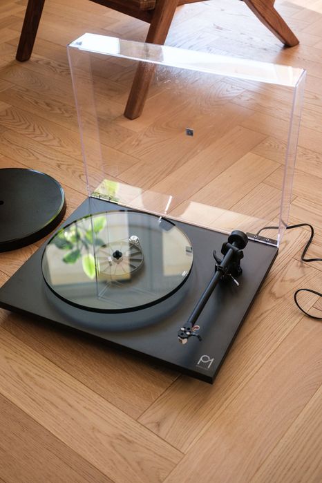Gramofon Rega Planar 1 P1 ULEPSZONY! Talerz szklany.
