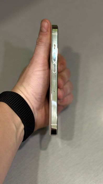 Продам Айфон 13 про