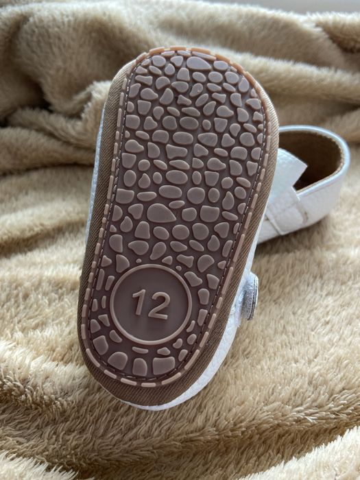 Білі шкіряні пінетки/босоніжки з бантиком для дівчинки