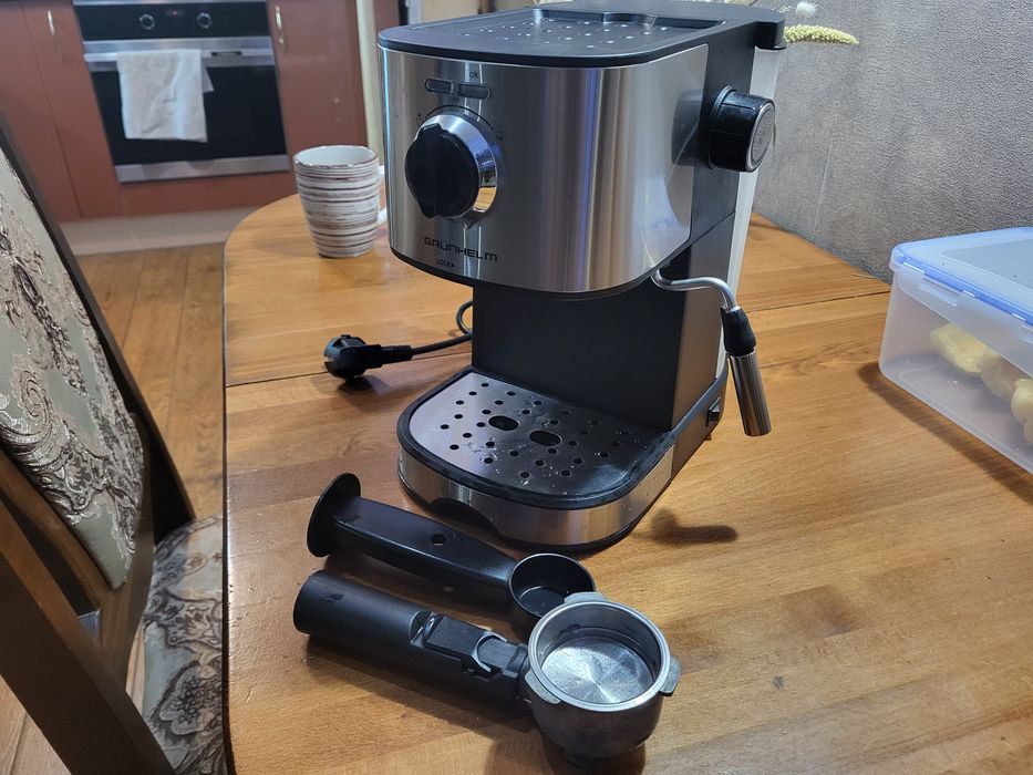 Grunhelm кофеварка GEC17
Кофеварка эспрессо Grunhelm GEC17