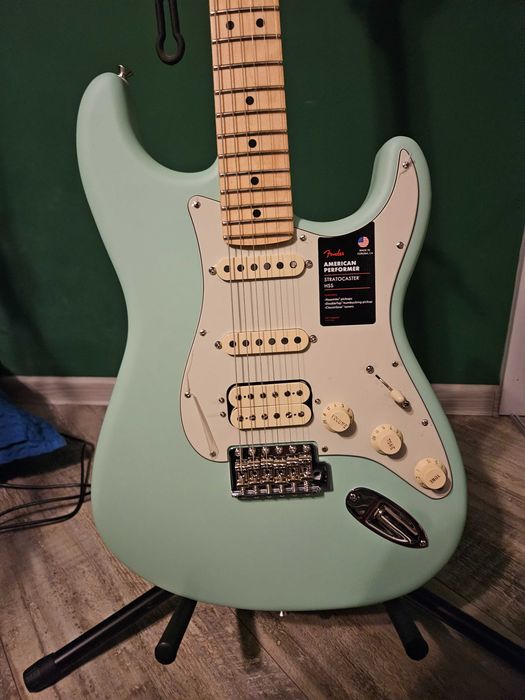 Fender Starotacaster American Performer HSS
