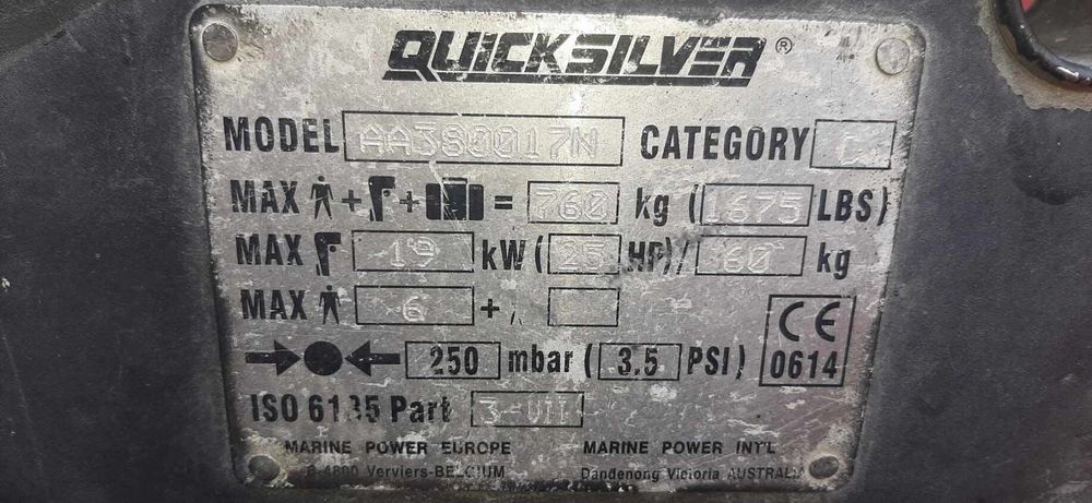 Ponton Quicksilver Silnik Mercury 30