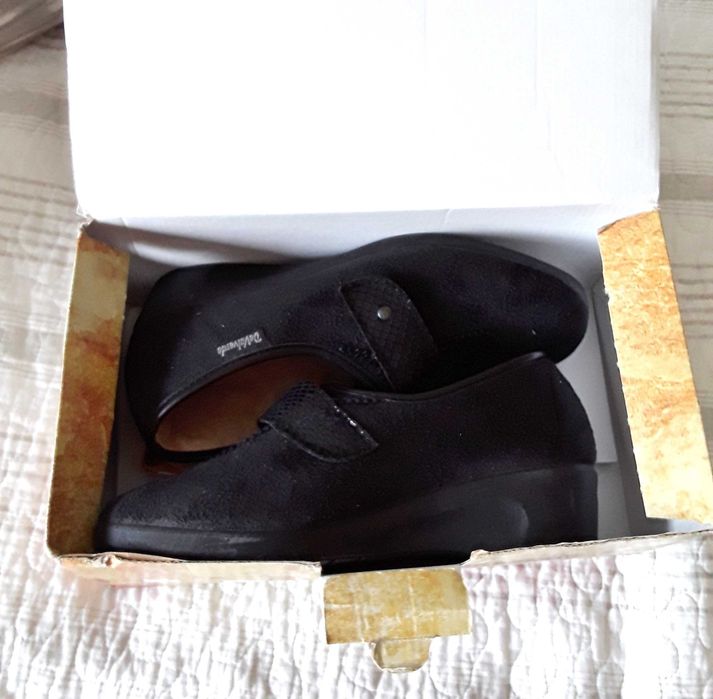 Sapatos de agasalho, senhora, pretos, nº 37 - NOVOS - muito confortáve