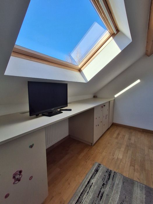 Оренда КЛАСНОГО КОМПАКТНОГО БУДИНКУ, двір, гараж, КАМІН, генератор,інв