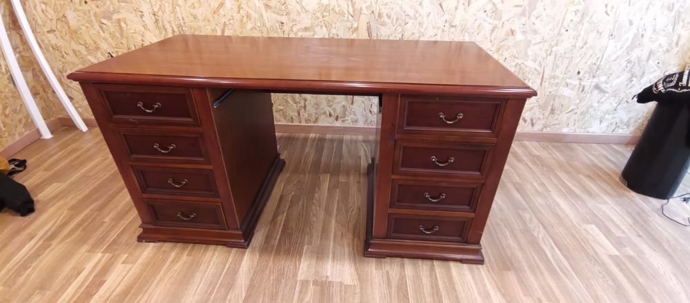 Secretaria em madeira