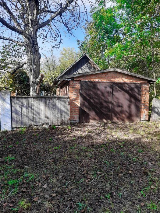 Будинок у селі Підлісний Мукарів