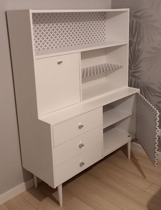 Kredens, barek z lat 70 odnowiony