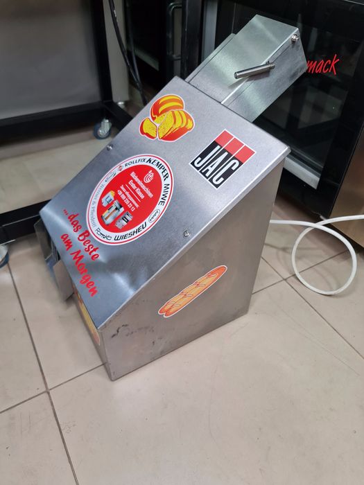 Хлеборезка JAC для разрезания бутербродных булочек