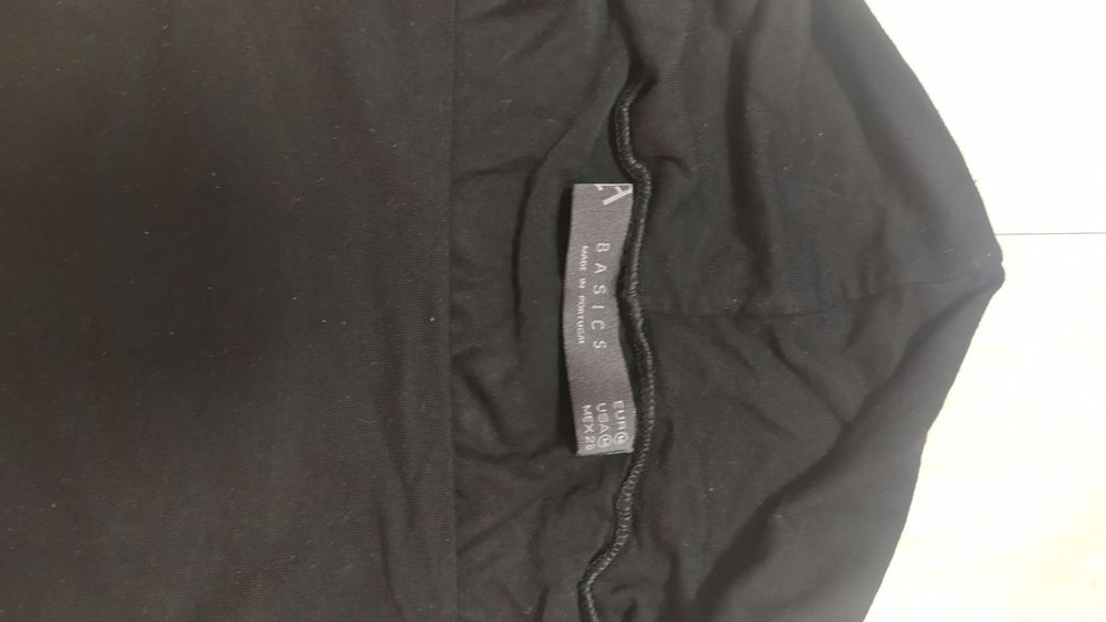 Czarna bluzka z krótkim rękawem XS Basics