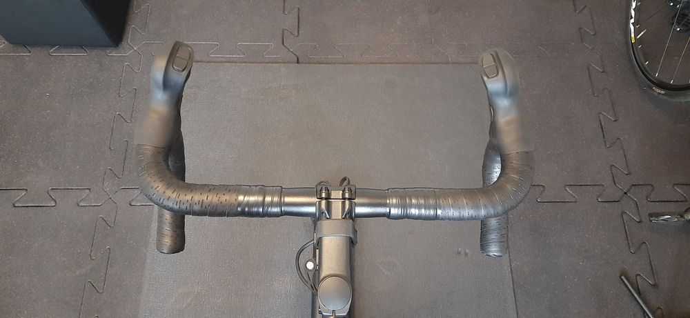 Trenażer Wahoo Kickr Bike Shift, rower treningowy