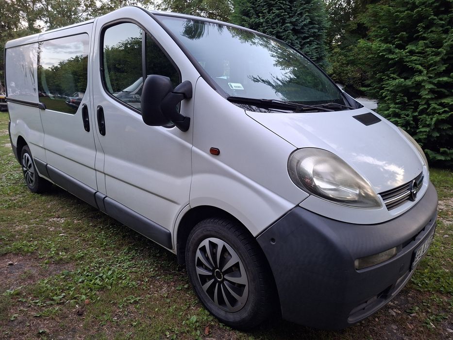 Opel Vivaro Long Brygadówka 6 osób Klima