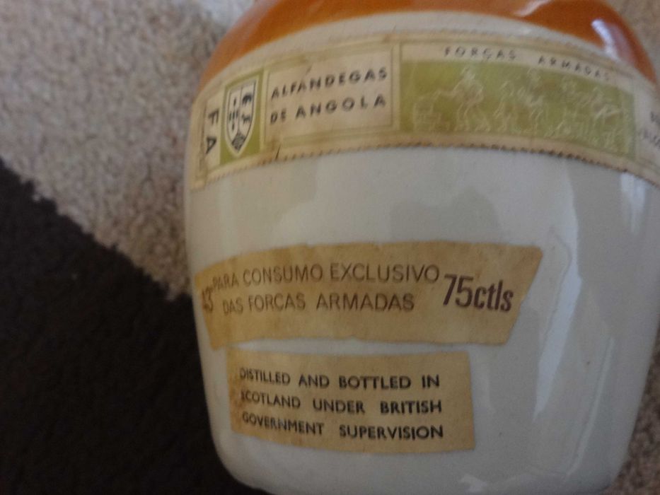 Garrafa Cerâmica Antiga whisky para coleção