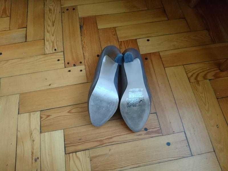 Класичні туфлі із екошкіри