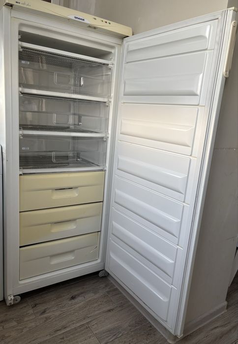 Морозильна камера Snaige