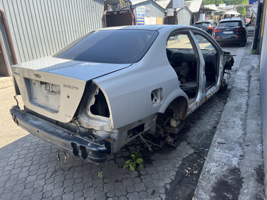 Разборка Chery Eastar 2003-2016 двигун коробка кузов двері фари бампер
