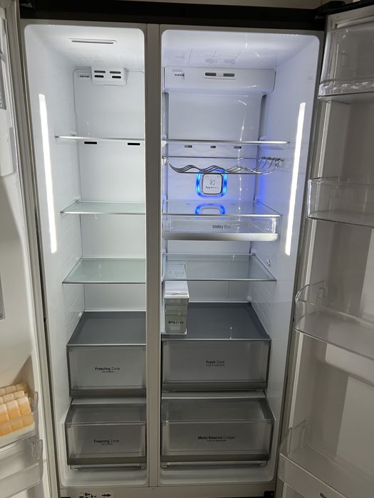 Lodówka LG Side by Side inox z dystrybutor wody i kostkarka