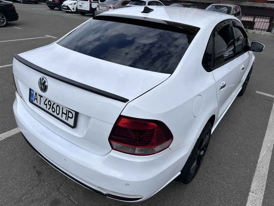 Volkswagen Polo ,1.6 Газ-Бензин 2017