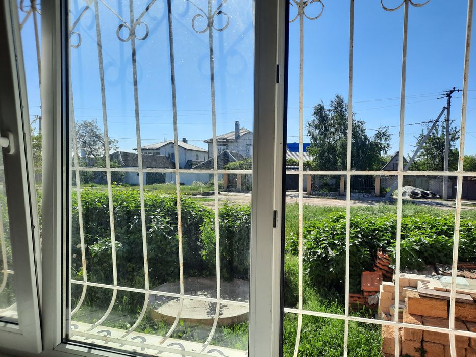 Продам два дома.