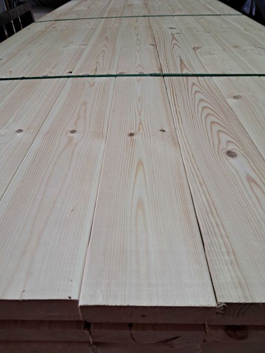 Deska strugana suszona sosna świerk podłogowa czołowa 28x120 28x200