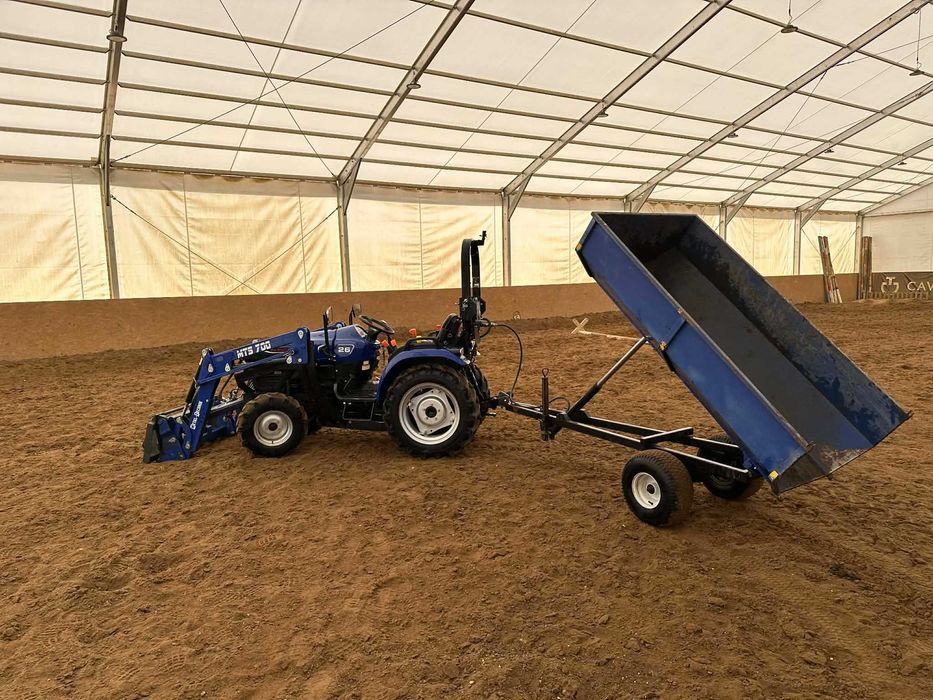 Farmtrac 26 4wd z turem i przyczepą