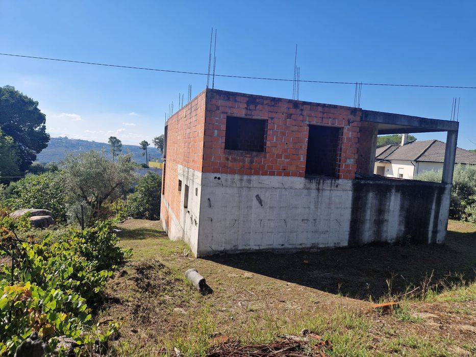 Terreno 2000m² + Projeto Aprovado Silgueiros (Viseu)
