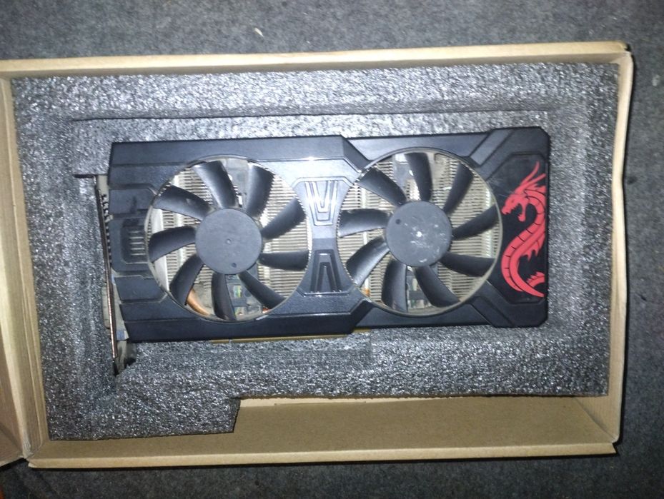 відеокарта RX 480 4gb вживлена