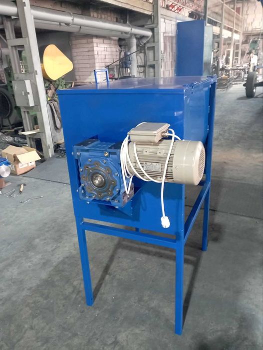 Змішувач кормів, сумішей,кормозмішувач горизонтальний