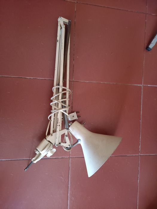 Candeeiro articulado