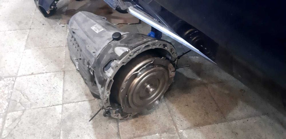 Vendo peças mercedes W213 sinistrado