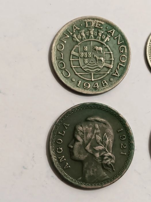 5 moedas de Angola  diversas e com valores diferentes
