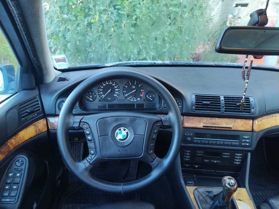 BMW 523i E39 (peças para venda)