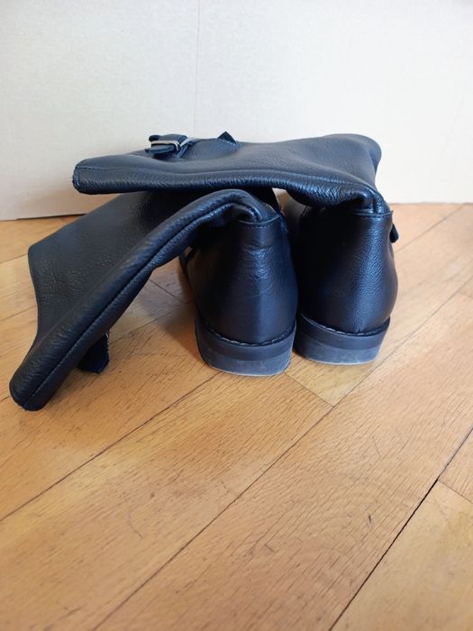 Buty skórzane, włoskiej firmy Vera Gomma, rozmiar 37

Rozmiar 37

S