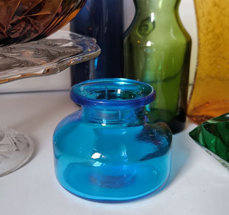 Wazonik piękne stare kolorowe szkło