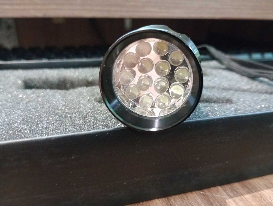 latarka 14 LED + 3 baterie AAA