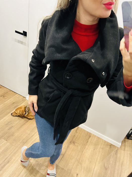 Elegancka czarna kurtka szlafrokowa M 38 duży kołnierz