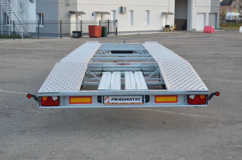 Тривісний причіп PRAGMATEC на два автомобілі