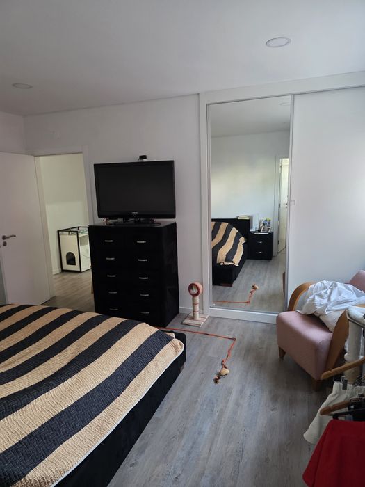 Aluga-se r/c de moradia Bifamiliar