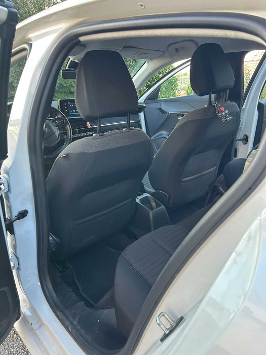 Peugeot 208 2021