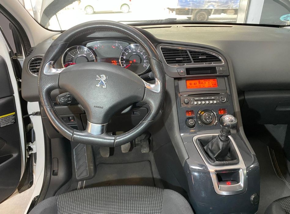 Peugeot 5008 1.2 PureTech Style – 7 Lugares (2015) — photo 3