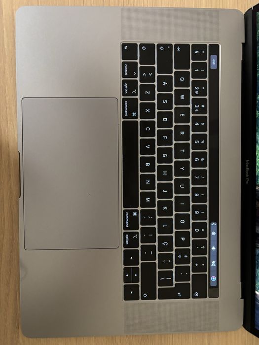 MacBook Pro 15.4" Retina, Intel i9, 16 GB, SSD 512 GB, Radeon Pro 560X64738880112385123