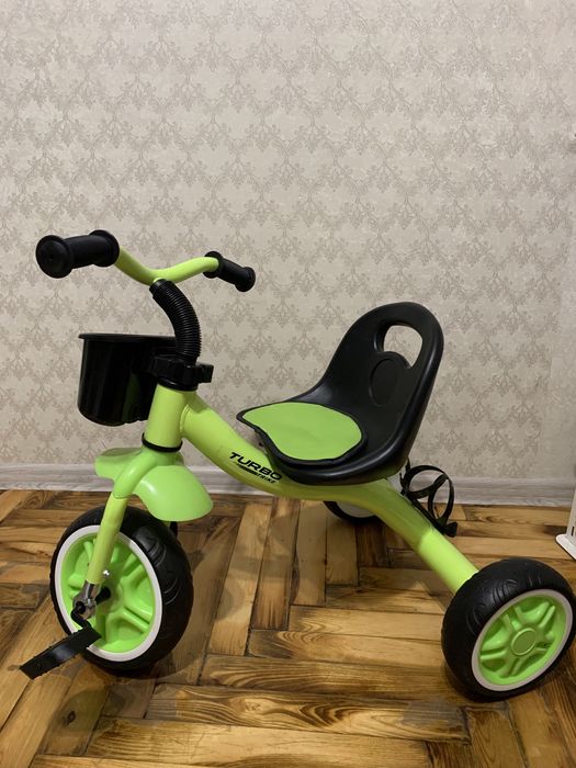 детский трехколесный велосипед