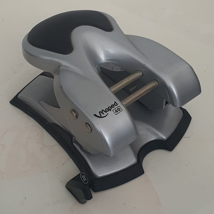 Furador folhas A4 - Maped 40 - Escritório