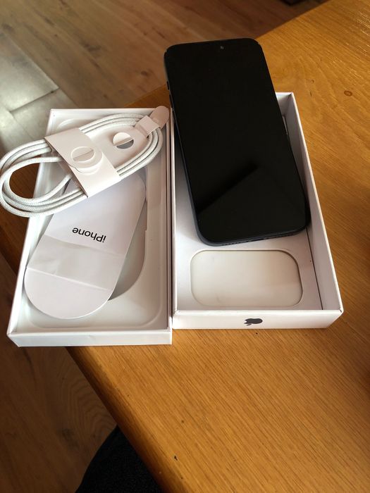 Telefon iPhone pro MAX 2tb Deep blue model a3526