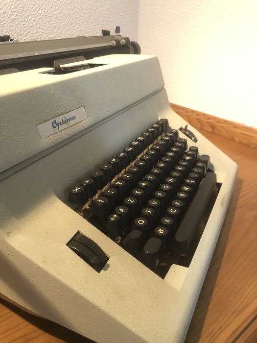 Máquina de escrever - Optima