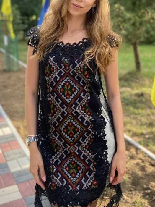 Дизайнерське вишите плаття MURASHKA BRAND