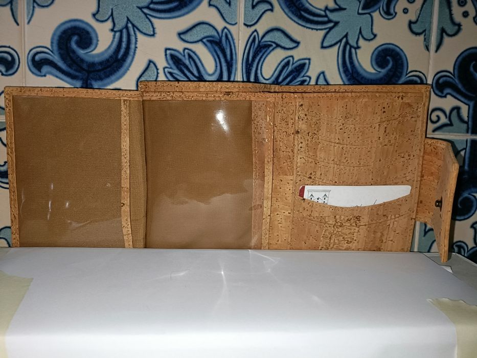 Carteira nova em cortiça e tecido