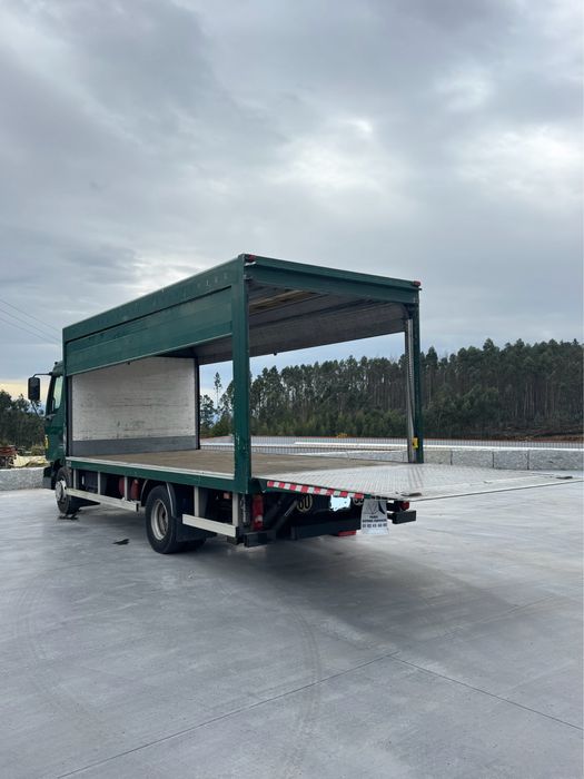 Renault Midlum com Plataforma Elevatória