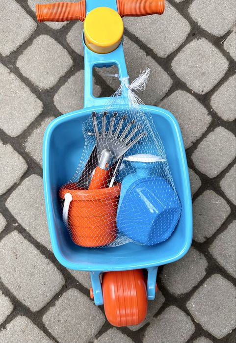 Тачка з набором садівника Технок 8485 :лійка, відерко, секатор, совок