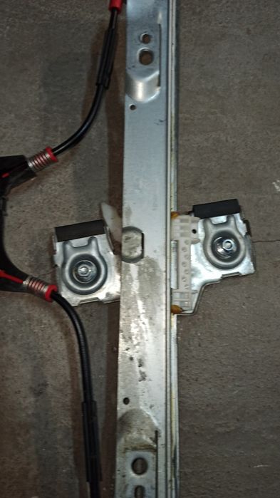 Fiesta MK7 podnośnik szyby prawy przód