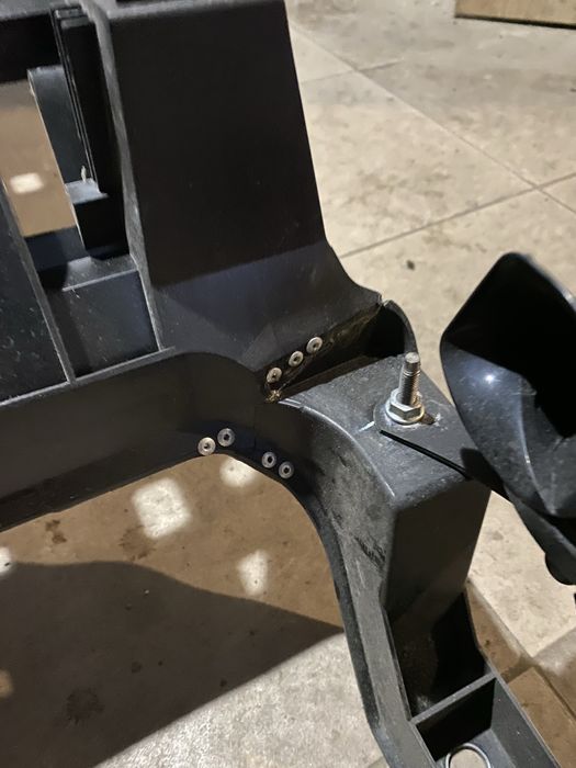 Телевізор , панель передня Rivian R1S R1T Gen1